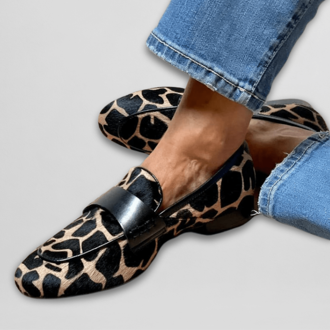 Astrid | Exquisite Black & White Giraffe-Print Orthopedic Support Loafers