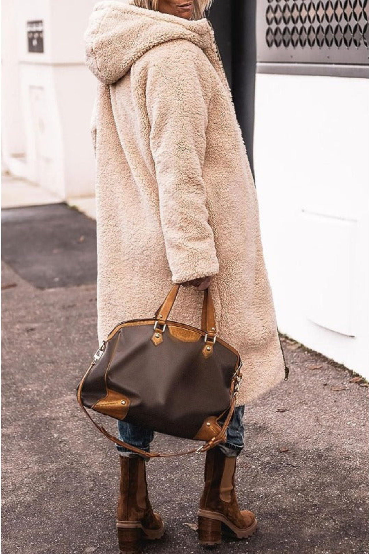 Astrid | Elegant Reversible Brown Shearling Coat