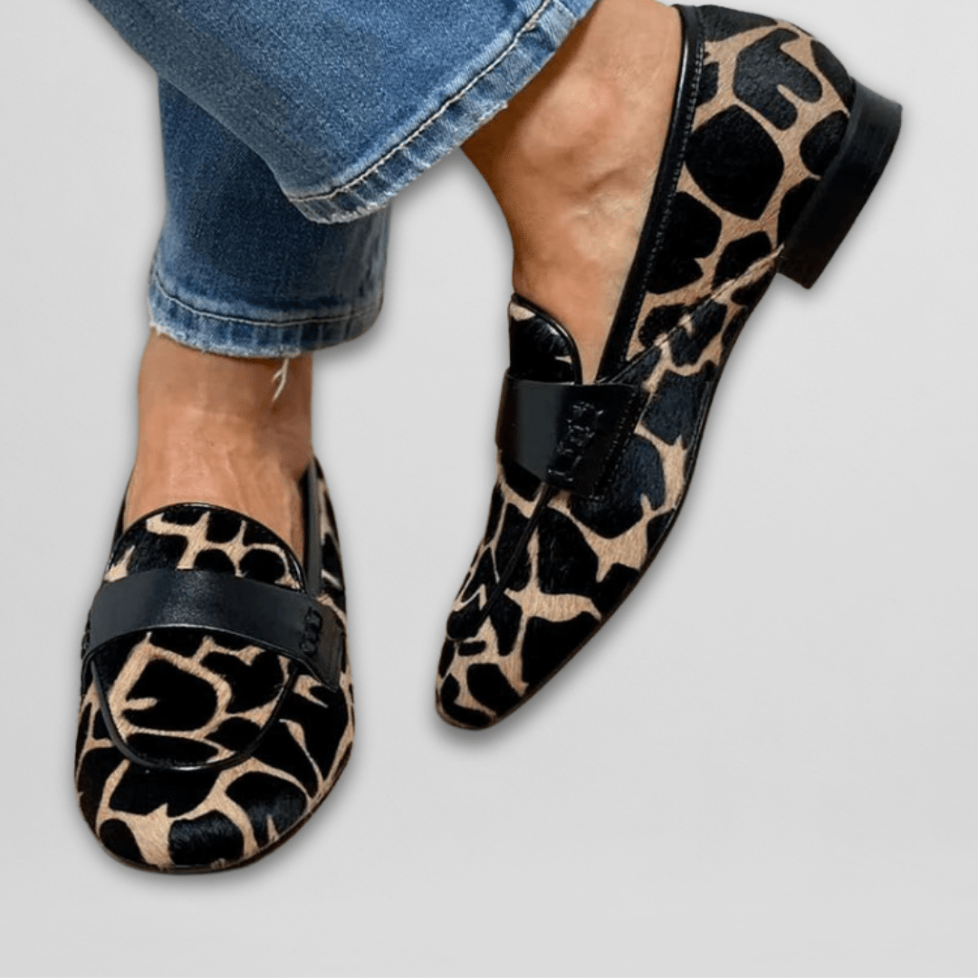 Astrid | Exquisite Black & White Giraffe-Print Orthopedic Support Loafers