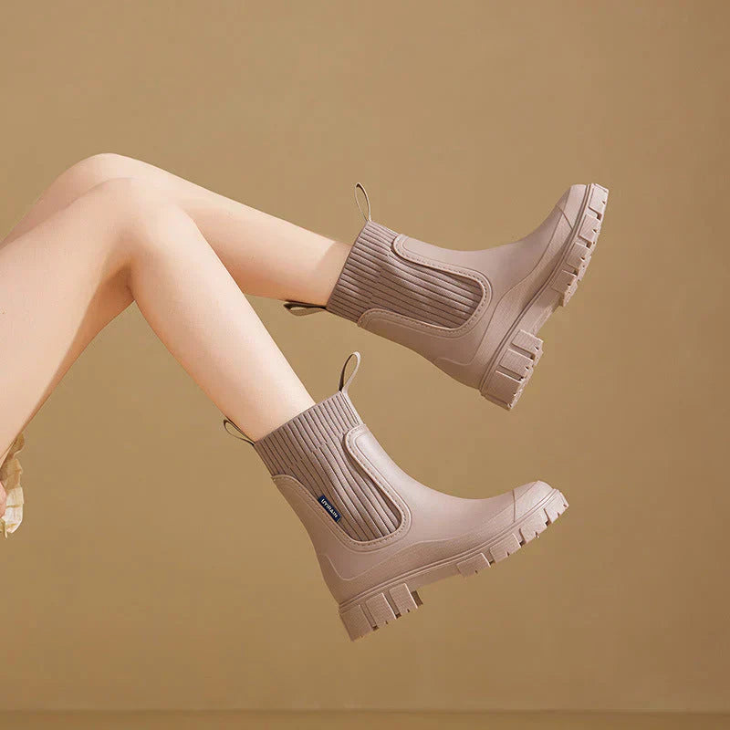 Calantha | Black Ribbed Elegant Boots
