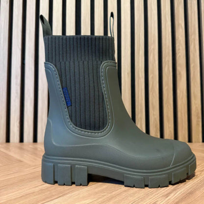 Calantha | Black Ribbed Elegant Boots