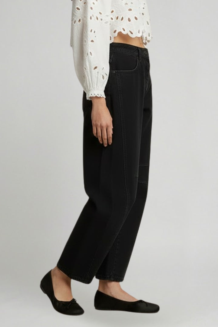 Women’s Casual Mid-Waist Black Slim Fit Denim Jeans