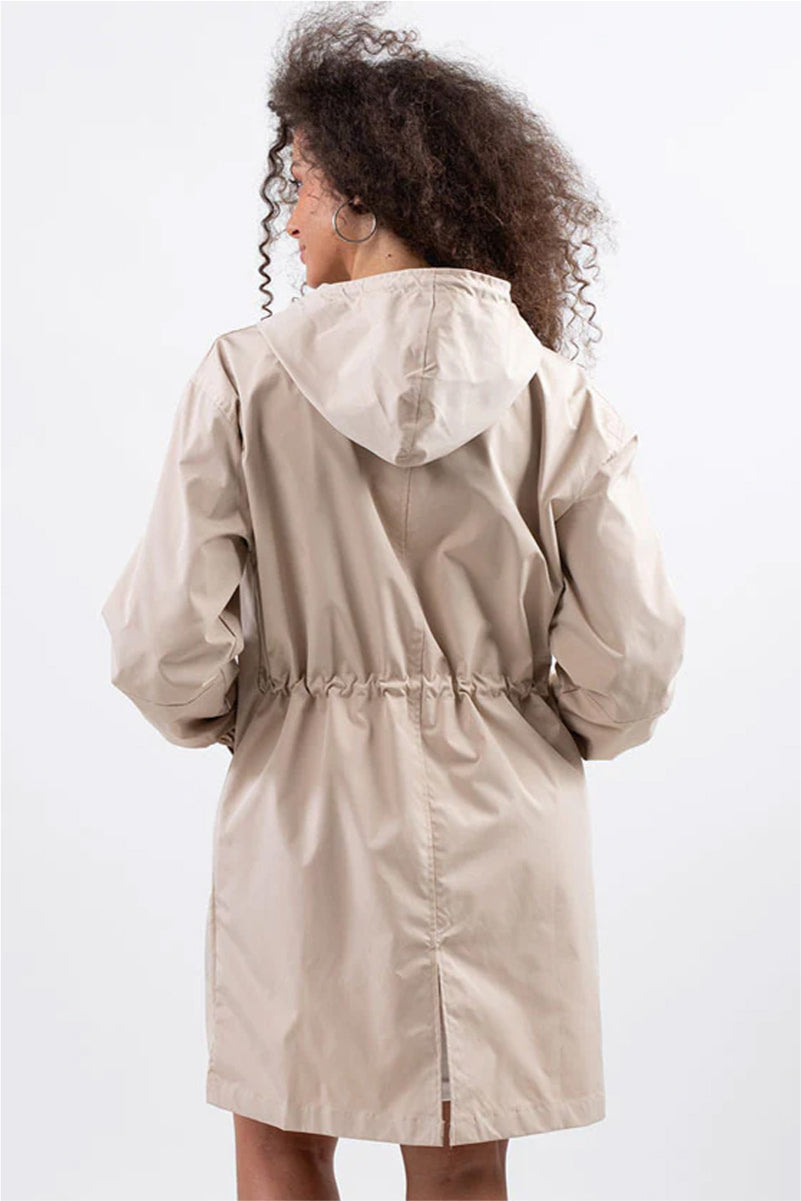 Astrid | Oversized Water-Resistant Windbreaker in Vibrant Red